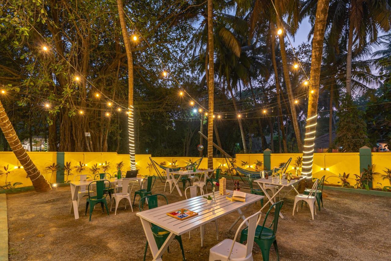 Whoopers Hostel Anjuna, Goa Exterior photo